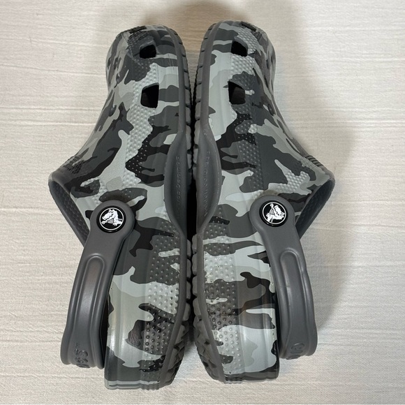 Crocs Classic Printed Camo Clogs-Black Slate Grey-Kid Size Junior 5 - Picture 7 of 11